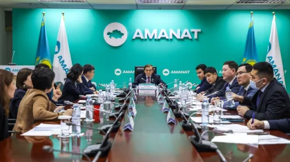 «AMANAT»: Сарапшылар Экологиялық кеңестің отырысында қалдықтарды қайта өңдеу мәселелерін талқылады