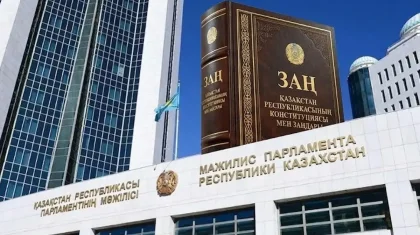 Әрі әкім, әрі депутат бола алмайды: Сайлау заңына қандай шектеулер енгізілді