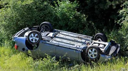 Теміртауда екі көлік соқтығысып, біреуі аударылып қалған