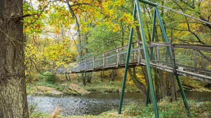 Атырау облысында жаяу жүргіншілер көпірінен құлаған әйел көз жұмды