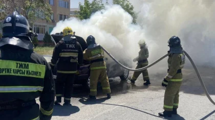 Тараз қаласында жеңіл автокөлік отқа оранды