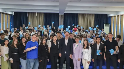 «BIR TOLQYNDA» – Қостанайда: «AMANAT» жастармен ЖИ және жаңа мүмкіндіктер туралы әңгімелесті