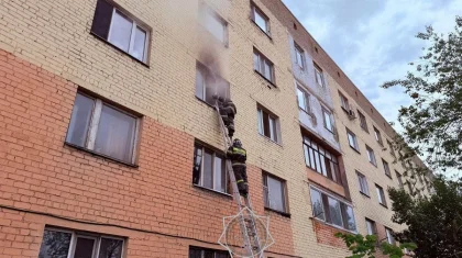 Астанада жатақхананың жоғары қабаты қап-қара түтінге оранды (ВИДЕО)