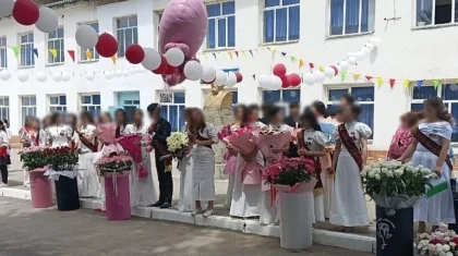 Ата-ана соңғы қоңырау күні қыздарына сыйлаған гүлін несиеге алған – Жарқынбек Амантайұлы