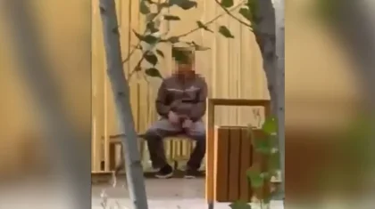 Астанада саябақта отырған ер адам жыныс мүшесін шығарып, өзгелерді шошытты (ВИДЕО)