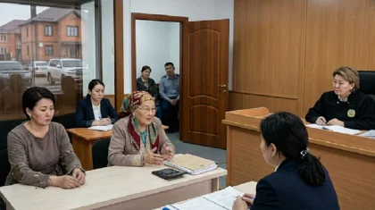 Балқашта коттедж үйі, «джип» көлігі бар әжей қызын сотқа беріп, ай сайын 43 мың теңге көмек беруін талап еткен