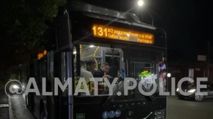 Рульде отырып, есінен танып қалған: Алматыда автобус жүргізушісі көз жұмды