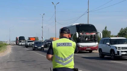 Астанада полиция қызметкерлері автобус жүргізушілерін жаппай жазалап жатыр