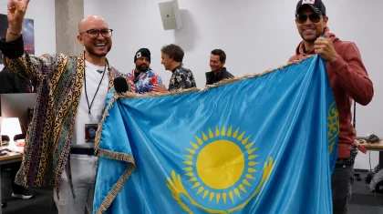 «Алға, Қазақстан!»: Энрике Иглесиас қазақстандықтарға арнайы сәлем жолдады