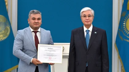 Тоқаев бір топ БАҚ өкілін мемлекеттік наградалармен марапаттады