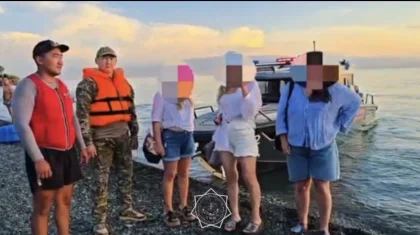 Алакөлде жағаға жете алмай қалған бес турист құтқарылды