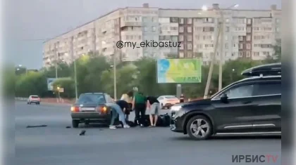 Екібастұзда скутермен келе жатқан 15 жастағы жасөспірімді көлік қағып кетті