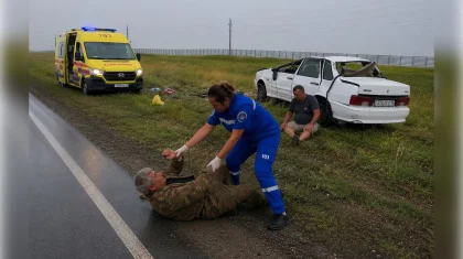 СҚО-да жол апатынан кейін мас жолаушы жедел жәрдем қызметкеріне шабуыл жасады (ВИДЕО)
