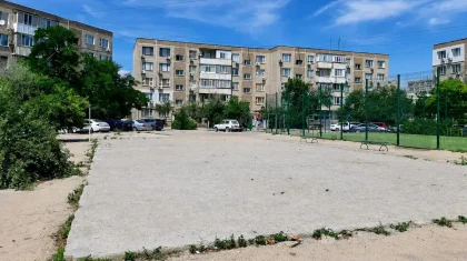 Ақтауда тұрғындар жарты жылдан бері жаңа балалар алаңын күтіп жүр