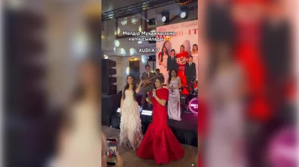 «Тұрсынбек неге келмеді?»: Мөлдір Мұқанова Rixos қонақ үйінде үш баласына той жасады (ВИДЕО)