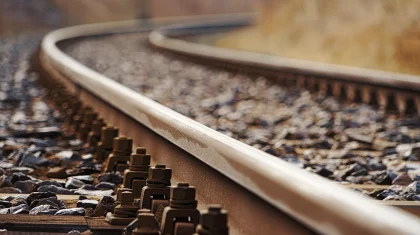 Павлодар облысында теміржолшы өндірісте ауыр жарақат алып, мүгедек болып қалды: ол кәсіпорынды сотқа берді