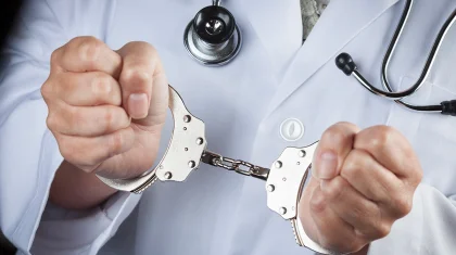 Астанада өз клиникасына 15 мың адамды тіркеп, «Damu Med» арқылы ақша жымқырған дәрігер бес жылға сотталды