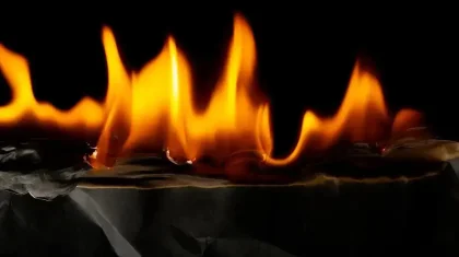 Талдықорғанда 77 жастағы әжей пәтерінде тірідей жанып кете жаздады (ВИДЕО)