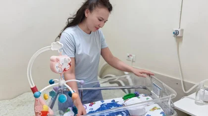 «2,5 келіге жетті»: Тайландтан санитариялық авиациямен жеткізілген шала туған сәби екі айдан кейін үйіне шықты