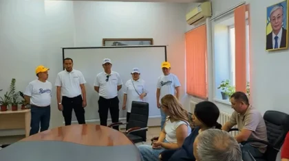 Respublica партиясының мүшелері Қазақ тағамтану академиясының зауыты еңбек ұжымымен кездесті