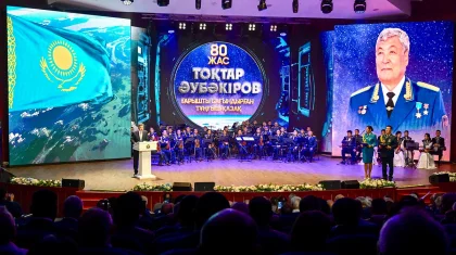 Бектенов Тоқаевтың атынан Тоқтар Әубәкіровті 80 жылдық мерейтойымен құттықтады