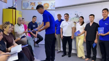«Ақ жол» партиясы Маңғыстау облысында «Хисмет» орталығының ұжымымен кездесті