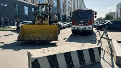 Астанада аулалардағы заңсыз шлагбаумдар мен бетон блоктары жаппай алынып жатыр
