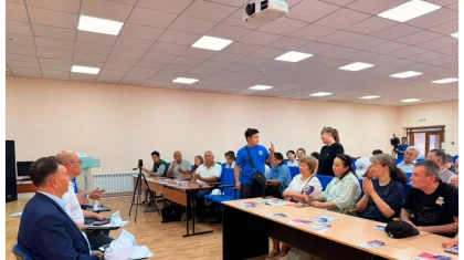 Қарағандыда ЖСДП өкілдері  еңбек пен қалалық ортаны дамыту мәселелерін талқылады