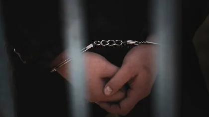 Атырауда үш жастағы қыз анасының өлтірілгеніне куә болды
