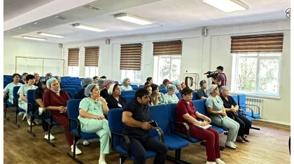 ЖСДП кандидаттары Шымкентте медицина қызметкерлерімен кездесті