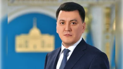 «Ұлттық танымға сәйкес келмейді»: Ерлан Қарин тойда ерсі уағыз айтқандарды сынады