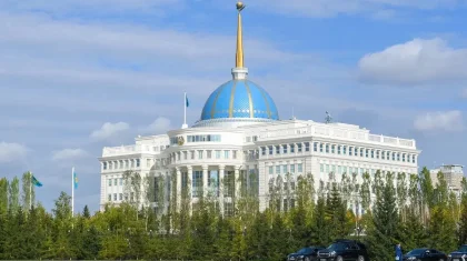«Абай ілімі – рухани шамшырағымыз»: Тоқаев қазақстандықтарды Абай күнімен құттықтады