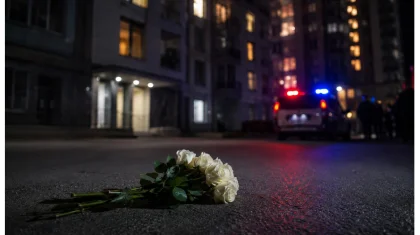 Алматыда 17 жастағы қыз көпқабатты үйдің терезесінен құлап, қаза тапты