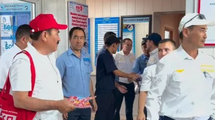 ҚХП өкілдері Түркістанда Локомотив депосы ұжымымен кездесу өткізді