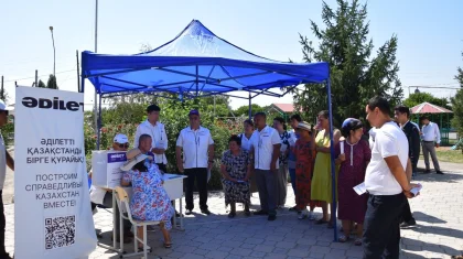 «Әділет» партиясы өңірлерде білім, өндіріс, тұрғын үй және ауыл инфрақұрылымы мәселелерін талқылады
