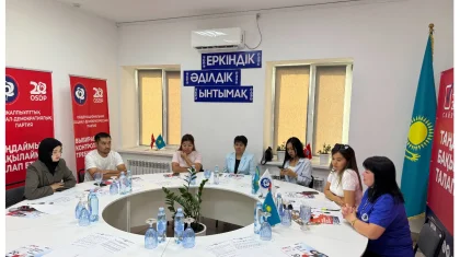 ЖСДП өкілі Оралда ерекше балалары бар ата-аналардың мәселелерін тыңдады