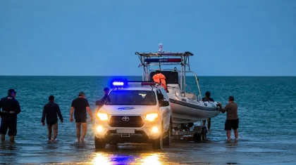 Үрлемелі қайық аударылып қалған: Каспий теңізінде үш адамды іздеу жұмысы түні бойы жүргізілді