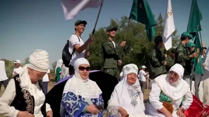 «Ауыл» партиясының өкілдері Шымкентте тұрғындармен және еңбек ұжымдарымен кездесті