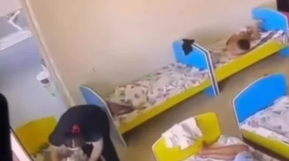 Таразда балабақша тәрбиешісі аутизмі бар бүлдіршіннің қол-аяғын байлап ұйықтатпақ болған (ВИДЕО)