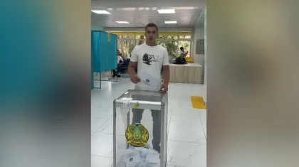 Гимнаст Милад Карими Құрылтай сайлауында дауыс берді