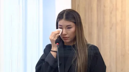 «Құлағы мен мұрнынан қан фонтанша атқылады»: марқұм Ұлдана Мырзуанның әріптесі сотта жылап жіберді