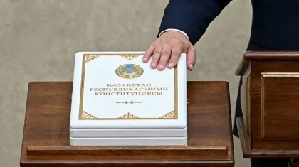Құрылтай депутаттары ант беруге кірісті
