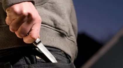 Туған анасын өгей әкесінен қорғамақ болған: Жітіқарада ішіп алған ер адам 15 жастағы баланы пышақтап өлтірді