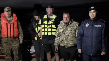 ШҚО-да су қоймасында қайығын жел айдап кеткен екі адам құтқарылды