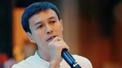 «Күліп жүрген адамның бәрі бақытты емес»: танымал әнші басына түскен ауыр жағдайды айтты (ВИДЕО)