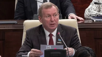 Жастарды шетелге жіберетін делдалдар тиісті деңгейде бақыланбайды: «Әділет» депутаты оларды ресми тіркеуді сұрады
