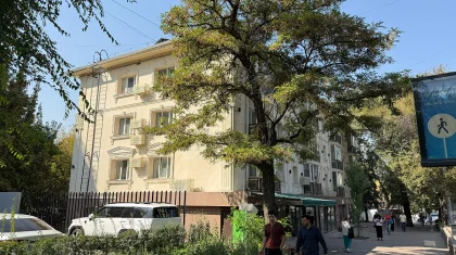Алматыда көппәтерлі 60 үйдің қасбеті жаңарып, тарихи маңызы бар ғимараттар жөнделіп жатыр