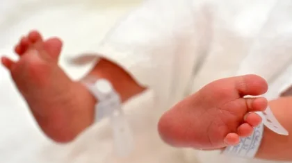 Декреттік төлемнің дауы үкіметті отставкаға жіберген: қай елдер аналарға көп көңіл бөледі