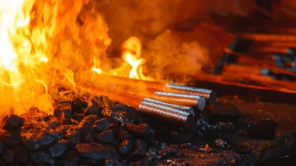 Семейде ағаш қоймасынан өрт шықты: 53 өрт сөндіруші тілсіз жаумен күресіп жатыр