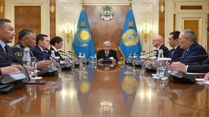 Тоқаев тағы да шұғыл жиын өткізді: Қорғаныс министрлігіндегі тексерістің бірінші кезеңінде 13 қылмыстық іс қозғалған